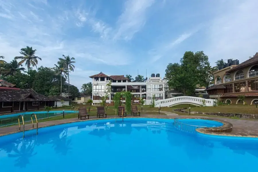 Akanta Cherai - Swimming Pool